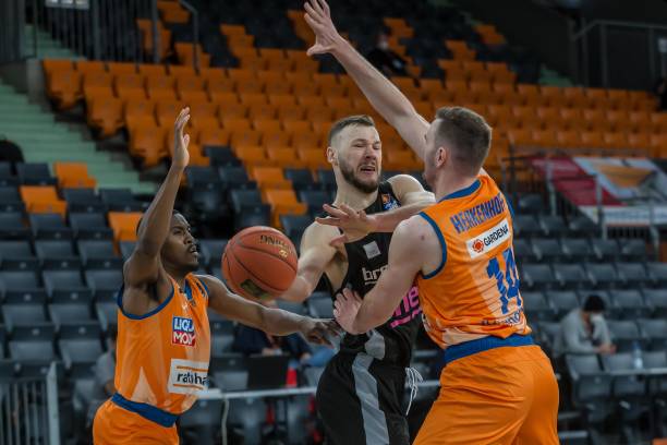 他通过调整 他通过调整