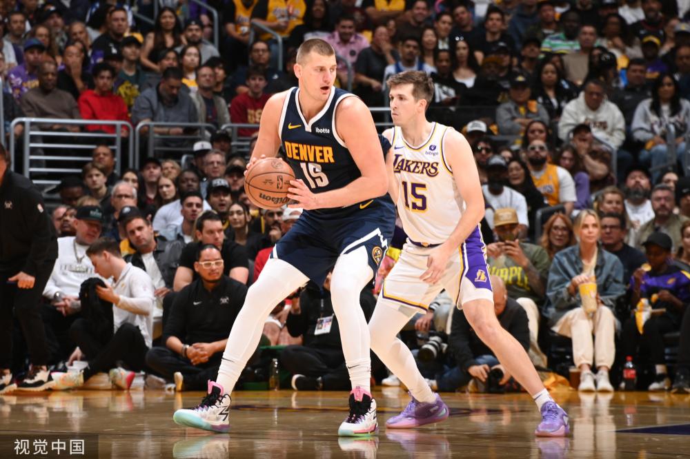 摩尔在弱侧 摩尔在弱侧